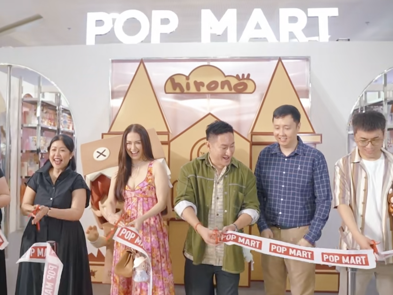 POP MART 菲律宾破圈之路：
本地化创意与名人互动点燃品牌曝光